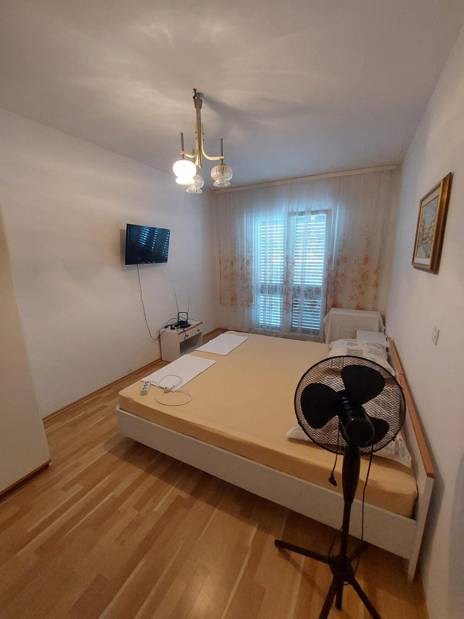 Apartmani Vuksanovic Pag Town Luaran gambar