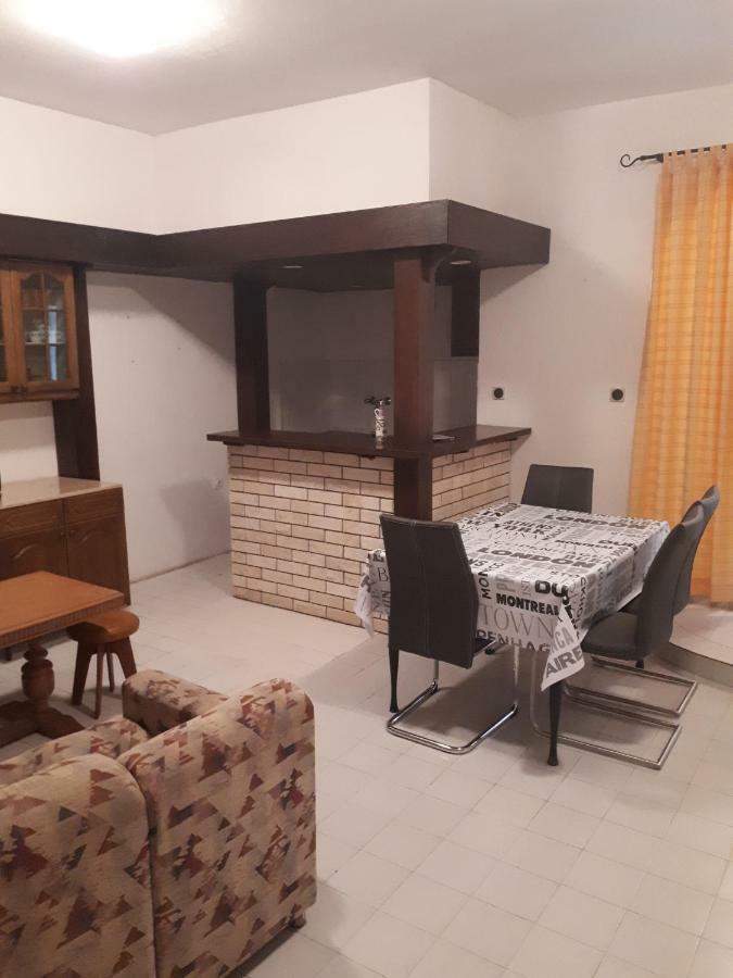 Apartmani Vuksanovic Pag Town Luaran gambar